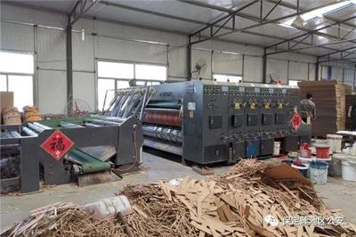 玉米地暗藏非法外包装窝点，警方雷霆出击一举捣毁